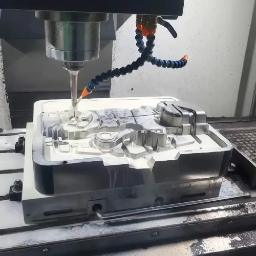 aplicações típicas da fabricação CNC de 3 eixos em automação, indústria geral, eletrônica e equipamentos médicos