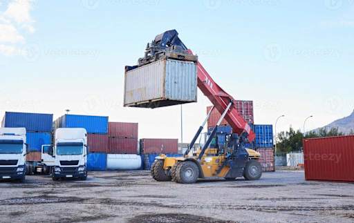 cena de coordenação logística e preparação de lote para envio internacional